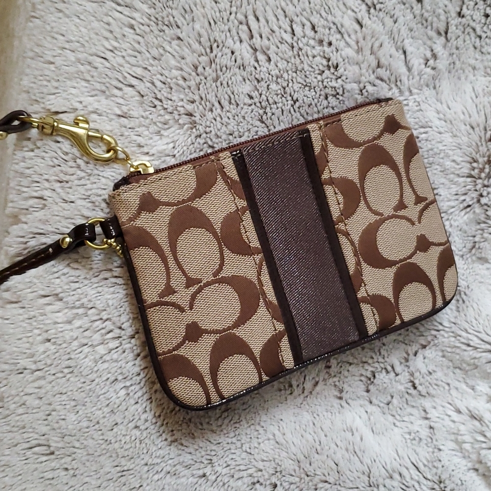 Coach brown canvas signature wristlet - Picture 6 of 6